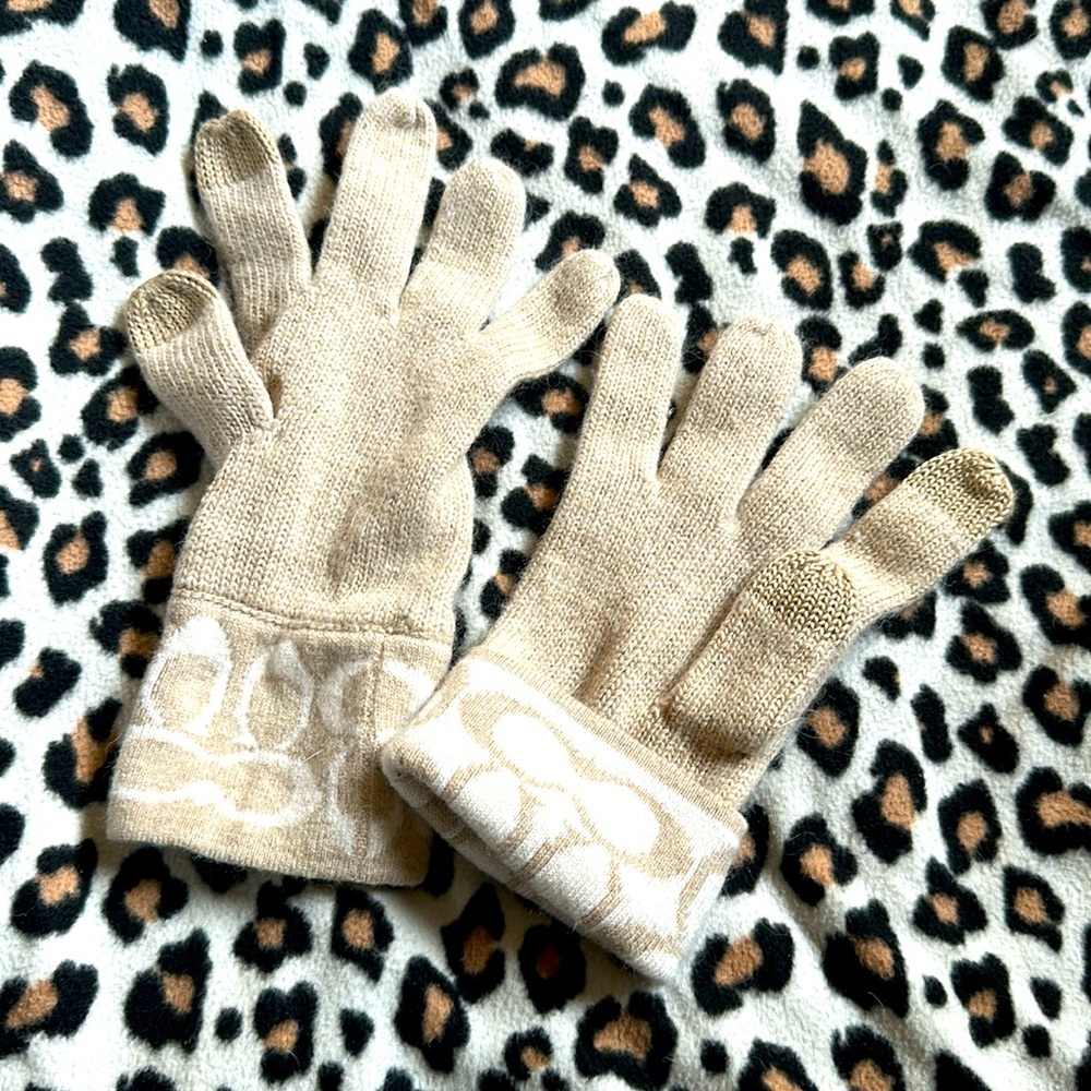 Coach texting gloves NWOT